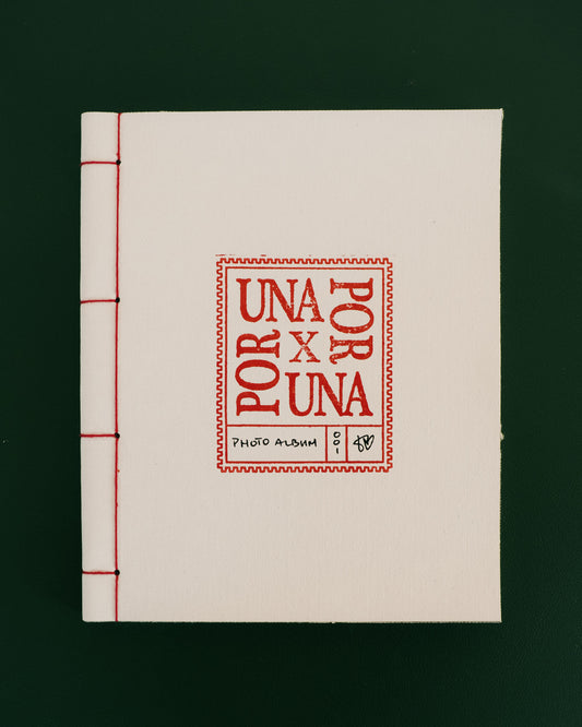 Una por Una – Photo Album 001